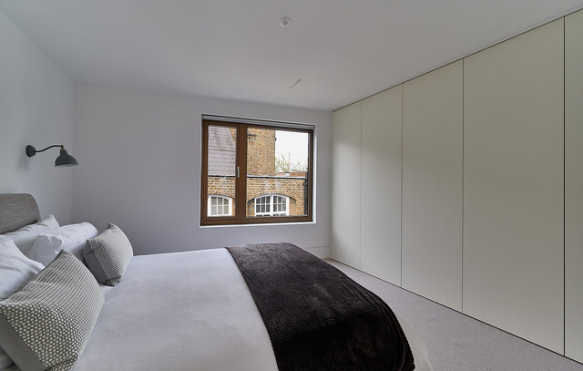 DSC_1691 Hippodrome Pl bedroom.jpg