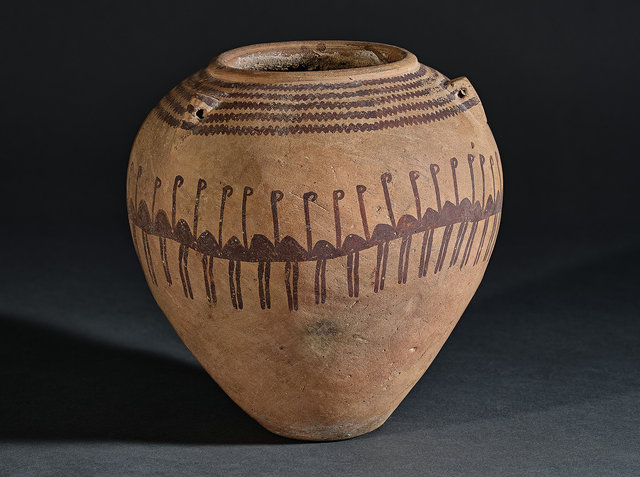 Egyptian predynastic Naqada pot