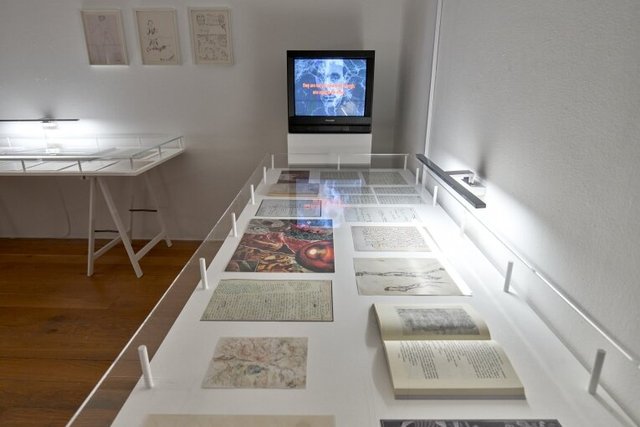 2-ExhibitionView Mostyn Gallery - Upstairs (October 2021) ©Rob Battersby 5 copie.jpg