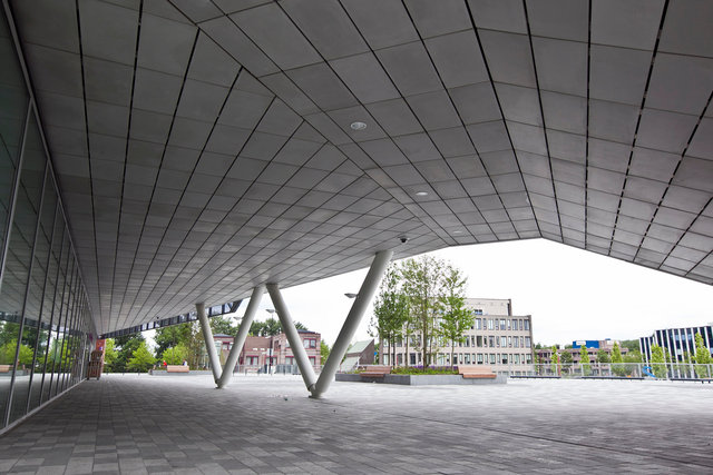 NL_Nieuwegein_Stadhuis_Exterior_2012_RS-17.jpg