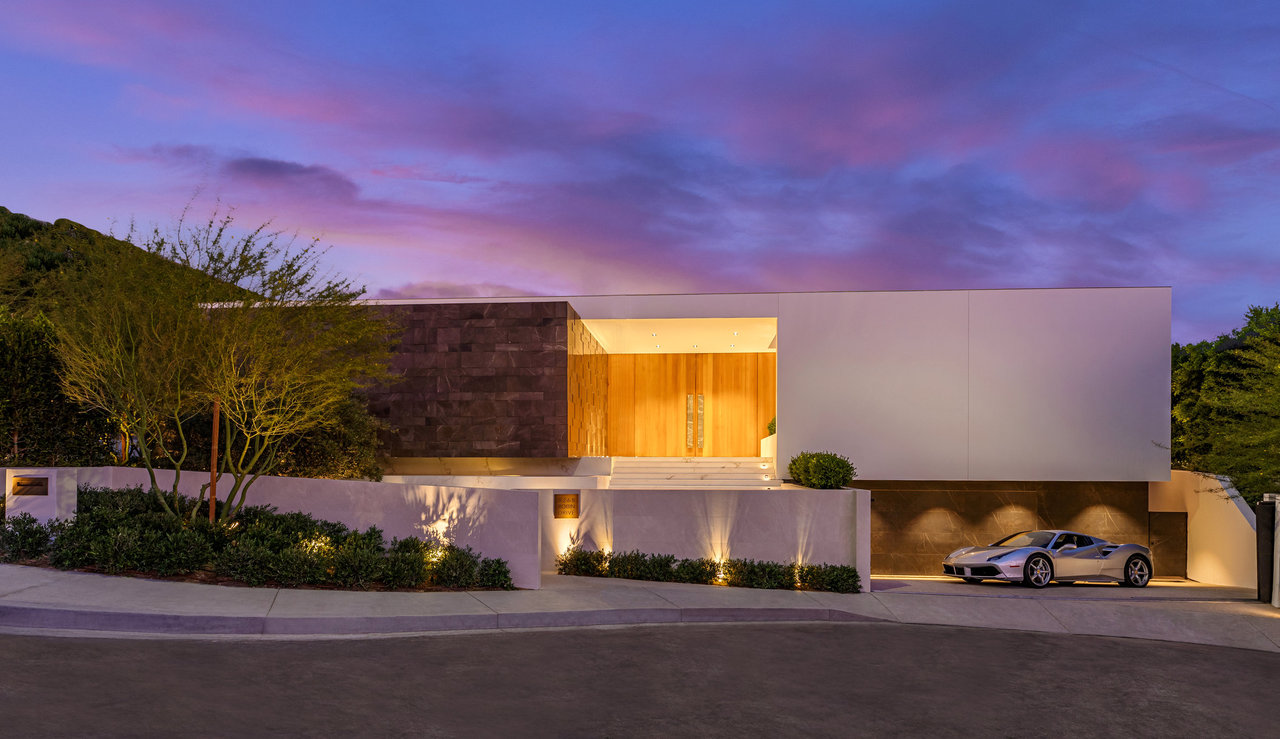 robin drive residence