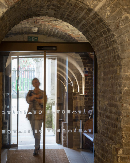 Crypt of Christchurch Spitalfields. Nicholas Hawksmoor and Dow Jones Architects