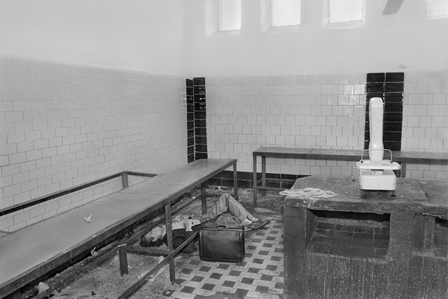 071 SU 086 29 Charkov, markt, dronken man 1 kopie.jpg