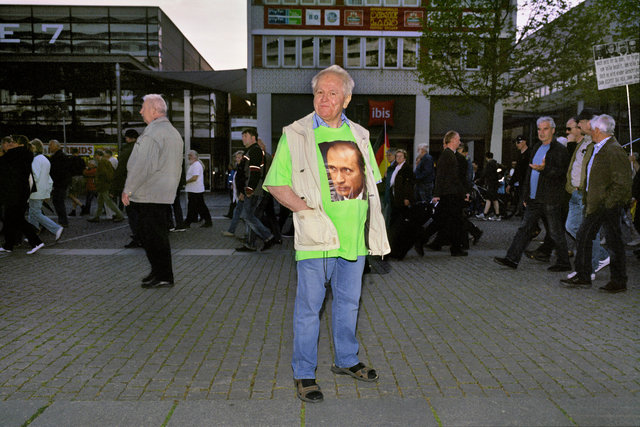 D 077 2 Dresden, Pegida, Prager Strasse, Poetin 1 kopie.jpg