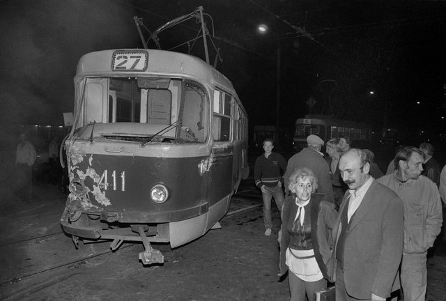 082 083 SU 144 14 Charkov, trambotsing 1 kopie.jpg