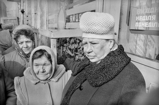 047 SU 067 09 Charkov, dames 3 kopie 3.jpg