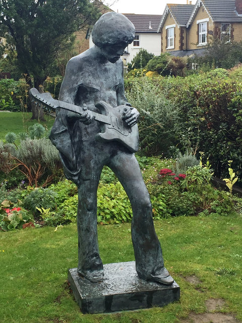 Jimi Hendrix statue at Dimbola House VB.jpg