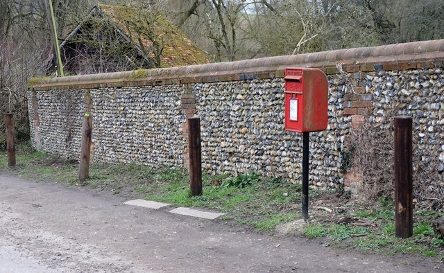 Postbox at Waterend House VB.jpg