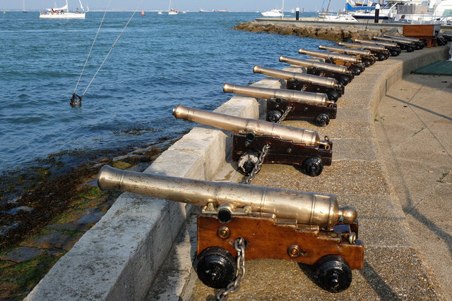 Starter Cannon at The Royal Yacht Squadron VB.jpg