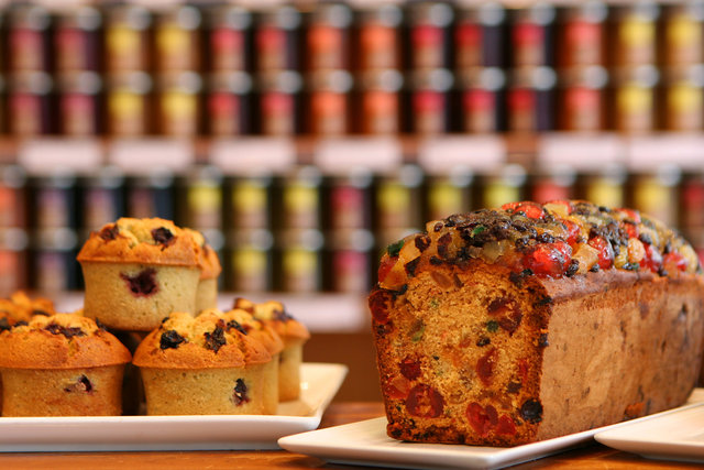 Bread & Roses, Paris