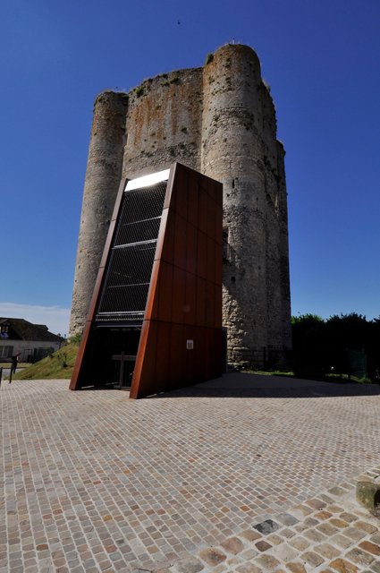 Donjon de Houdan - l'extension