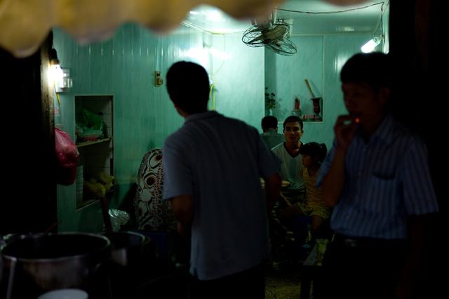 A small place to eat and greet in Hanoi