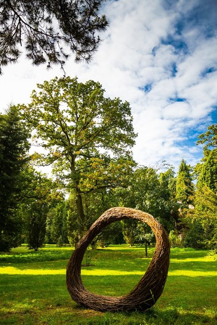 Julia Kew Gardens 2-10-17-88.jpg