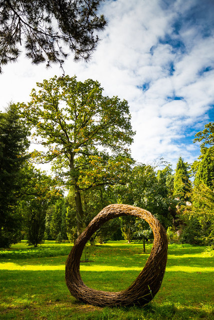 loop sculpture Kew Gardens