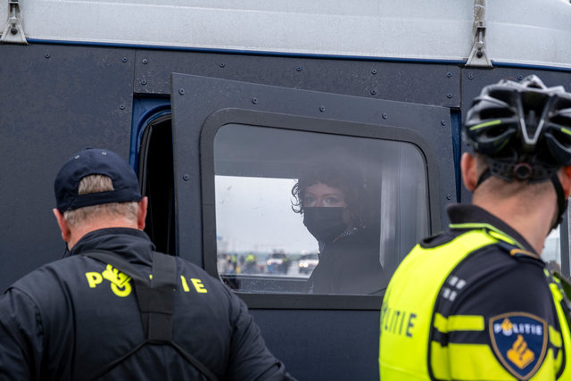 XR occupies bridge crossing, some protesters are arrested
