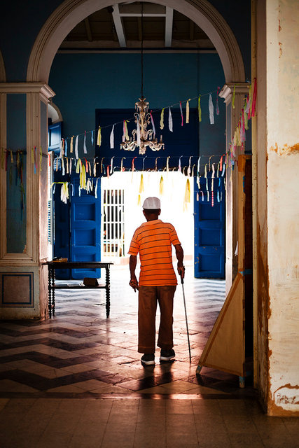 ©Tobi Asmoucha_Trinidad Man with Cane.jpg
