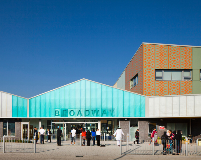 Broadway Secondary School. Cottrell and Vermeulen Architects.