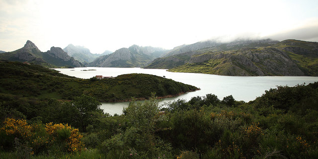 riaño lake 1