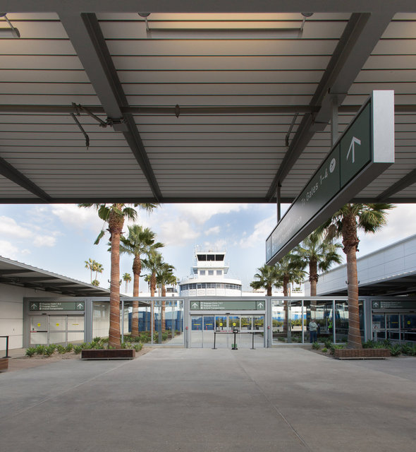 Lena_LBairportSct-027.jpg