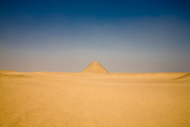 Piramide-Sahara.jpg