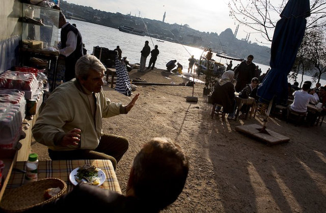 Changes on the Bosphorus - Istanbul in transnission