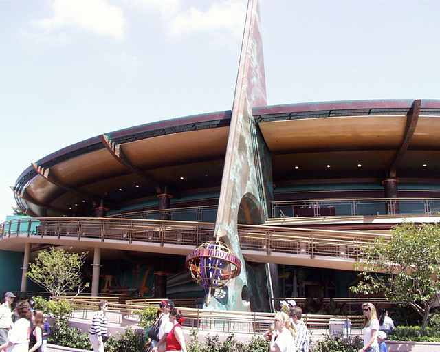TOMMOROWLAND INNOVENTIONS BUILDING