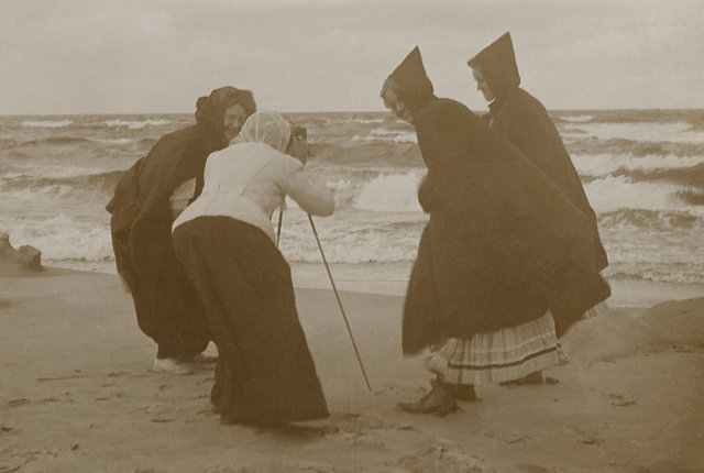 Kasmin's Postcards - Lens