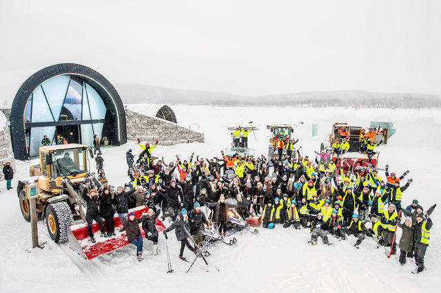 ICEHOTEL-29-staff.jpg