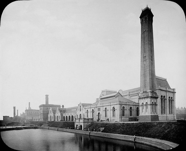 Morelands and Riverdale building c.1900