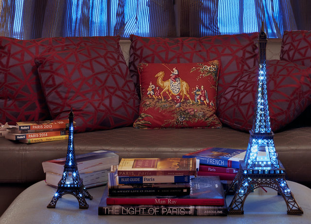 Eiffel towers detail
