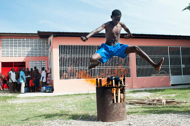 Port Au Prince_Centro Salesiano "Lakay-Lakou" per circa 200 bambini di strada_Cerimonia del Fuoco_DS