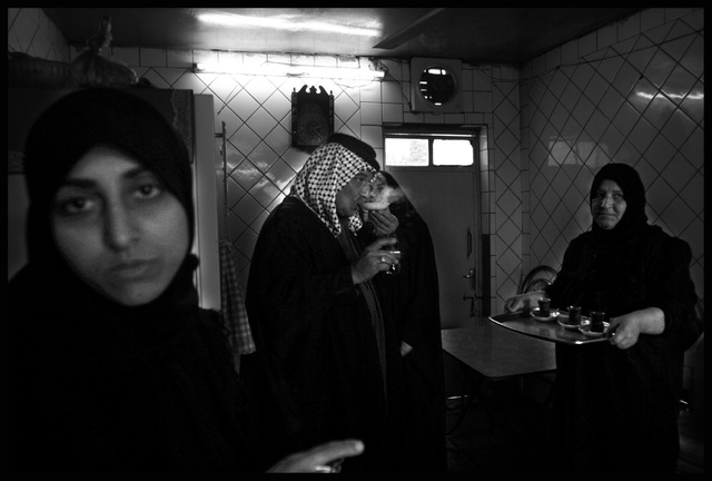 "Tchadors in Iraq" - 2003 - près de Babylone