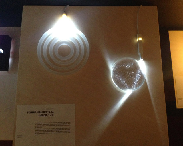 l'ombre appartient à la lumière I et II, 2013, exposition à l'ENSAD, Paris, 2016