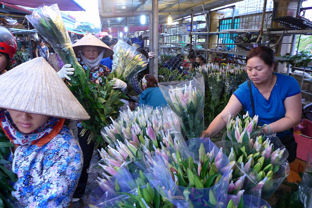flower market, Hanoi