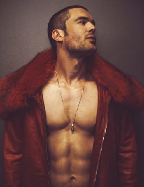Schon_Magazine_charlieweber5-1000x647.jpg