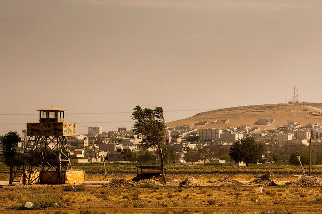 Escape to europe -  turkish-syrian border