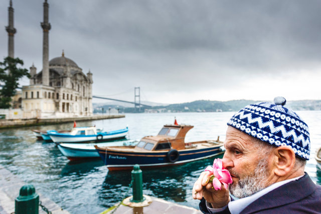 Changes on the Bosphorus - Istanbul in transnission