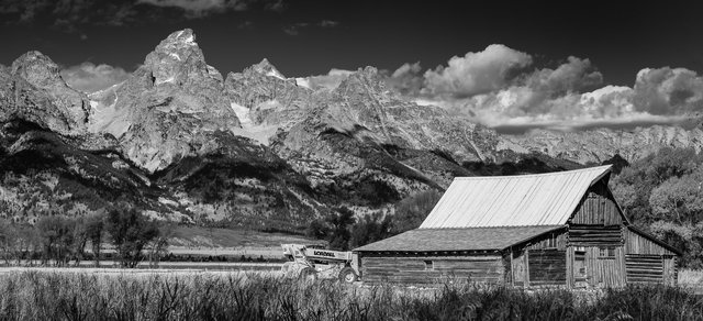 Thomas A. Moulton barn,