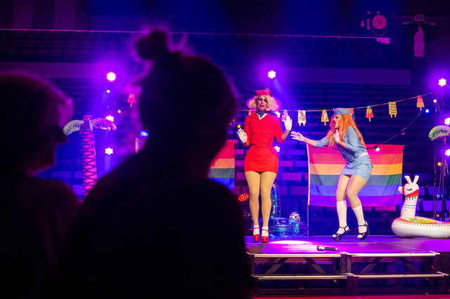 Chassé Pride, dragshow op toneel van Chassé Theater, Breda, 2021