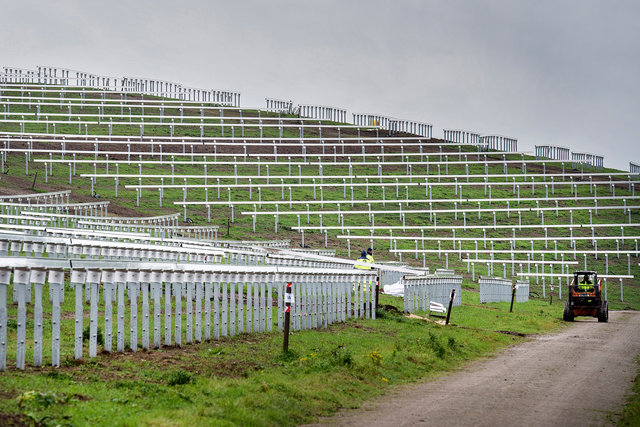 Aanleg zonnepark Bavelse Berg, 2020