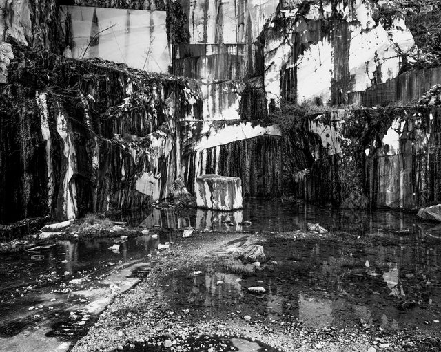Marble Quarry, 2018, Archival Pigment Print, 135 x 107,8 cm, Ed. 2