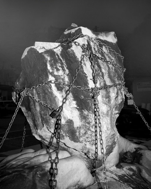Chained Rock, 2018, Archival Pigment Print, 98 x 78,4 cm, Ed. 5 + 2AP / Also Available 135 x 107,8 cm, Ed. 3 + 2AP
