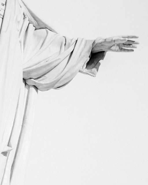 Statue 01, 2017, Archival Pigment Print, 9 x 7,2 cm, Unique Piece