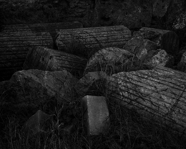 Pillars 02, 2020, Archival Pigment Print, 98 x 78,4 cm, Ed. 3