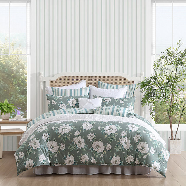 5.14.24_Approved_photoLA_WISLEY FLORAL_COMFORTER SET_SAGE GREEN_MAIN.jpg