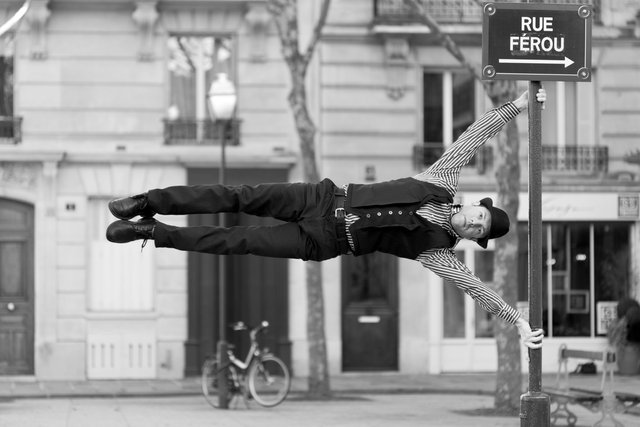 hamish_lampost_paris_2009-1363.jpg