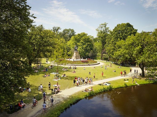 Vondelpark from the series Park © Jeroen Hofman