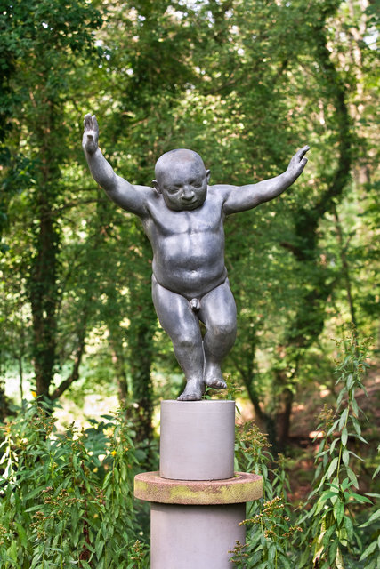 Statues of Nicolas van Ronkenstein, The Netherlands, for publication: Tussen Mythe en Werkelijkheid