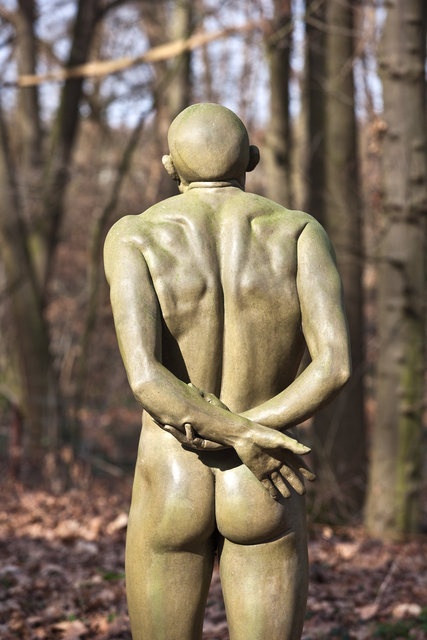 Statues of Nicolas van Ronkenstein, The Netherlands, for publication: Tussen Mythe en Werkelijkheid