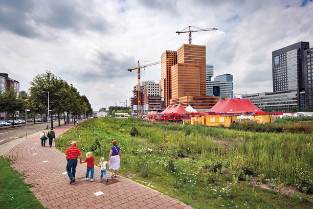 Amsterdam Zuidas for book: 25 years stichting Forum voor Stedelijke Vernieuwing